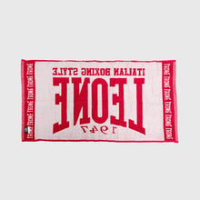 Carica l'immagine nel visualizzatore di Gallery, Asciugamano da ring Leone rosso