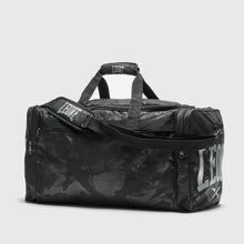 Carica l'immagine nel visualizzatore di Gallery, Borsone Camoblack Leone