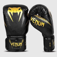 Carica l'immagine nel visualizzatore di Gallery, Guantoni da boxe Venum Impact - Nero/Oro