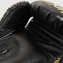 Carica l'immagine nel visualizzatore di Gallery, Guantoni da boxe Venum Impact - Nero/Oro