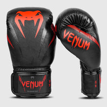 Carica l'immagine nel visualizzatore di Gallery, Guantoni da boxe Venum Impact - Nero/Rosso