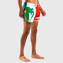 Load image into Gallery viewer, Muay thai shorts mt flags Venum - Italy